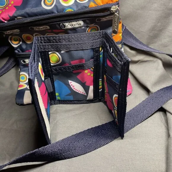 Le Sportsac Crossbody Handbag w/ 3 Zippers - Girl Talk Graphics Design 7.5" x 9 - Picture 3 of 8